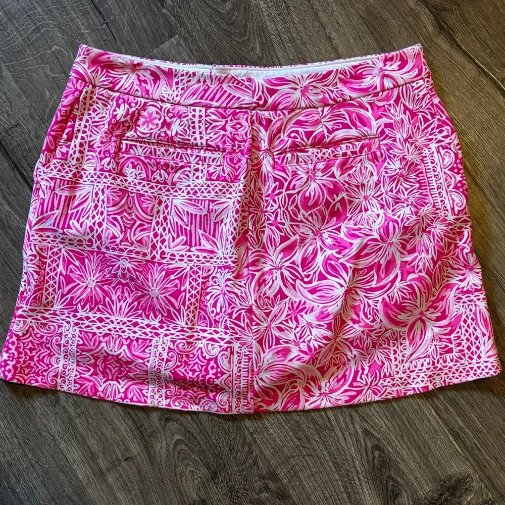 Lilly Pulitzer Vibrant Pink Patterned Skorts